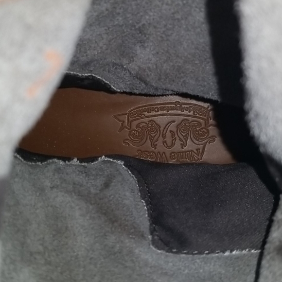 Boots - Picture 6 of 8